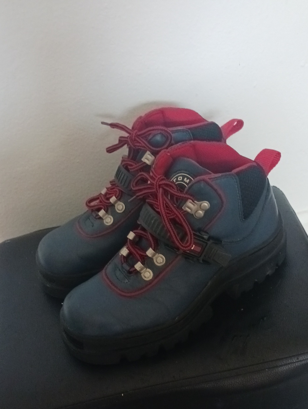 Tommy Hilfiger VINTAGE 90s Y2K Hiking Boots 7.5 Womens (M) Red, Navy Blue, Black